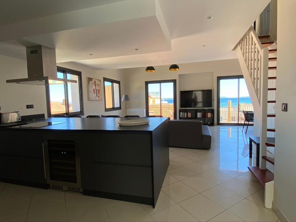 Residence Le Provence Le Lavandou Bagian luar foto