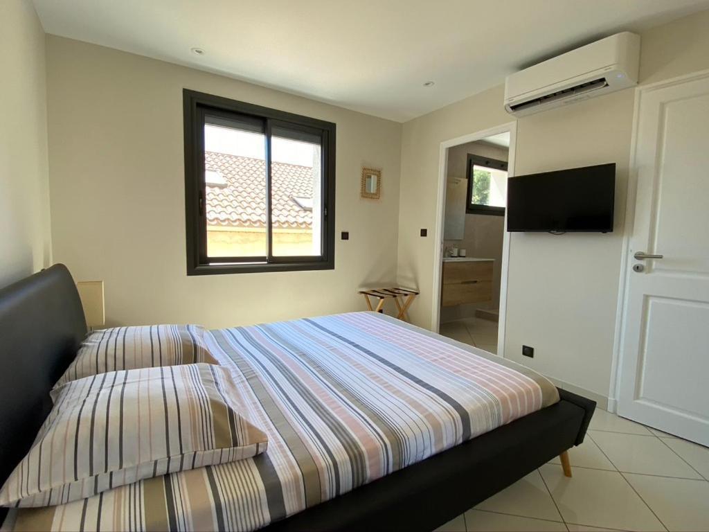 Residence Le Provence Le Lavandou Bagian luar foto