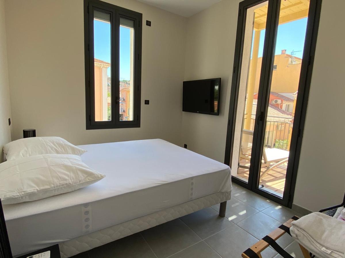 Residence Le Provence Le Lavandou Bagian luar foto