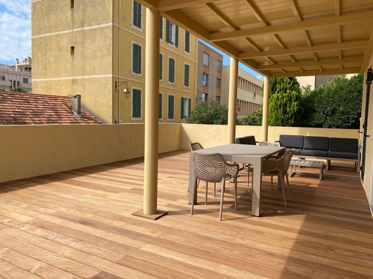 Residence Le Provence Le Lavandou Bagian luar foto