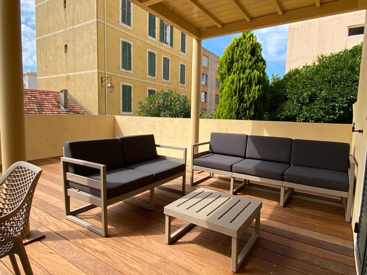 Residence Le Provence Le Lavandou Bagian luar foto