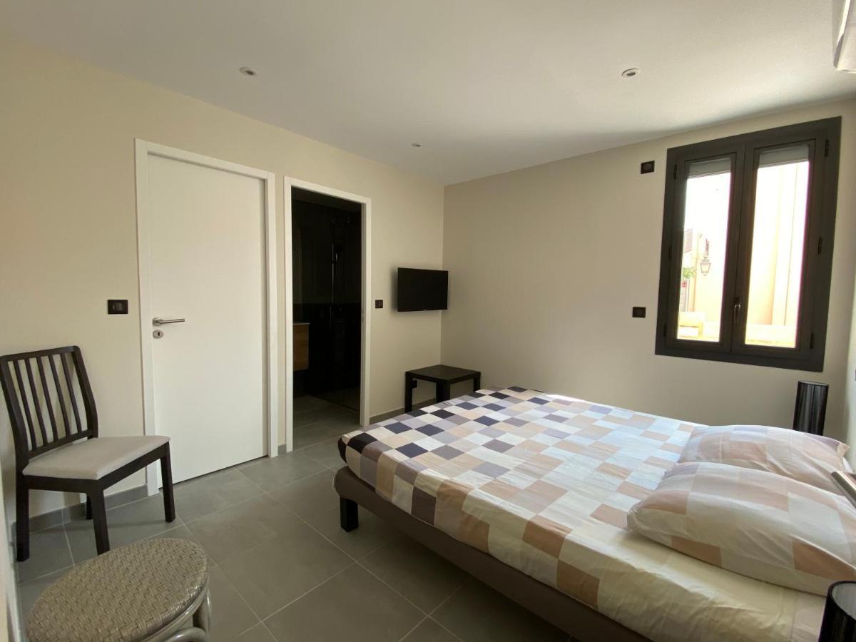 Residence Le Provence Le Lavandou Bagian luar foto