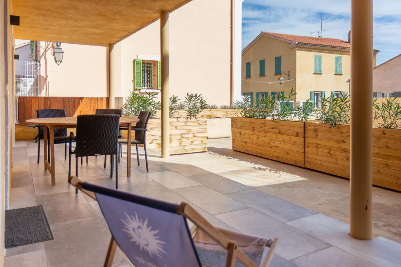 Residence Le Provence Le Lavandou Bagian luar foto