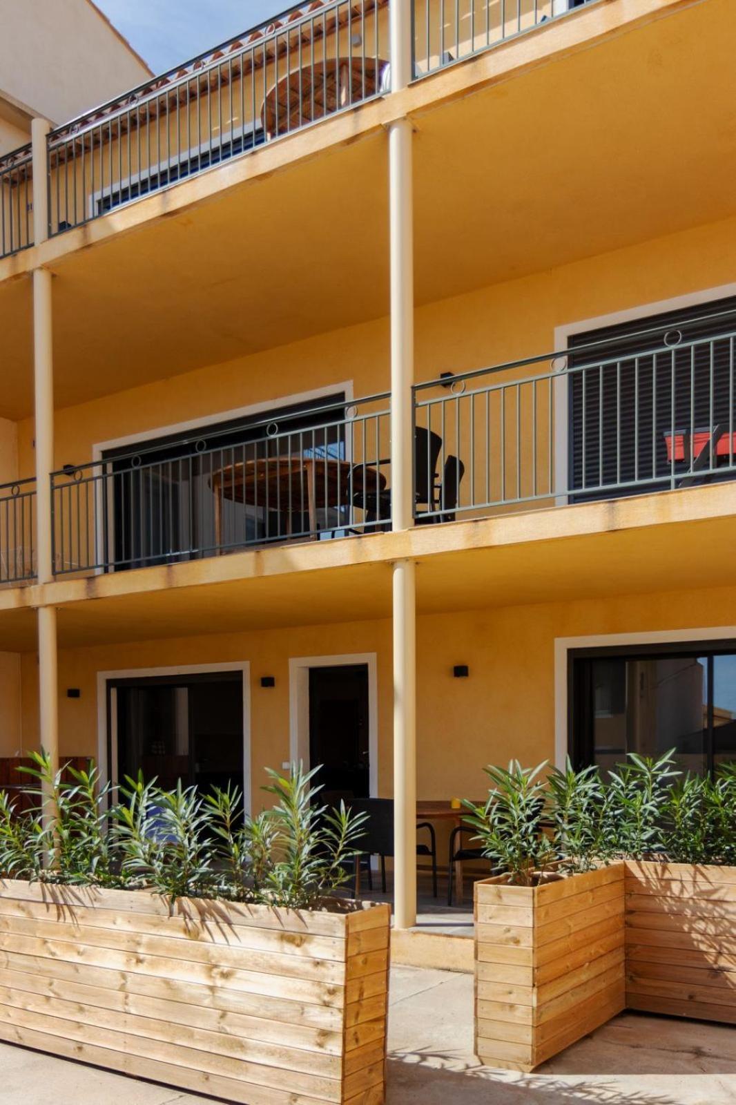 Residence Le Provence Le Lavandou Bagian luar foto