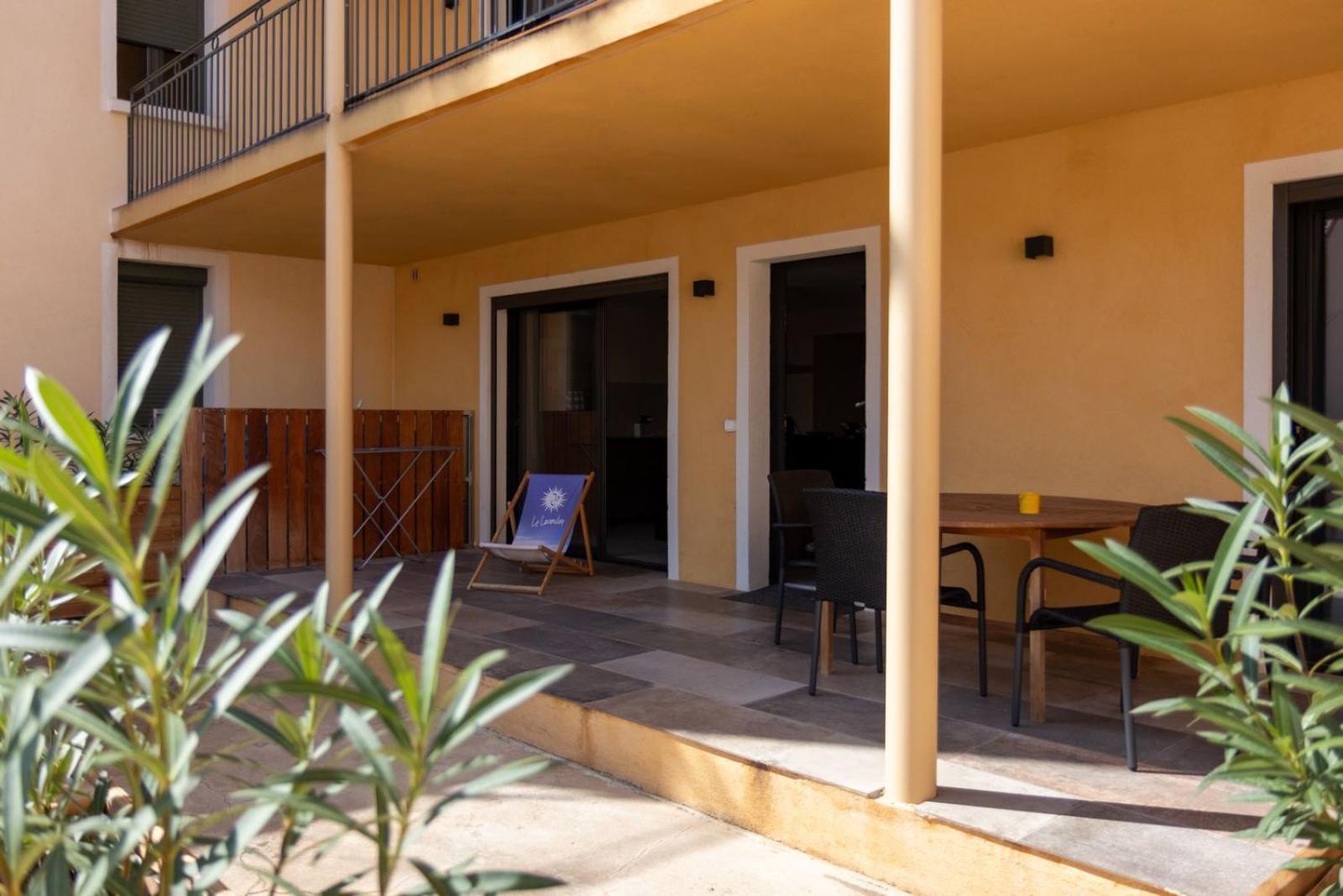 Residence Le Provence Le Lavandou Bagian luar foto
